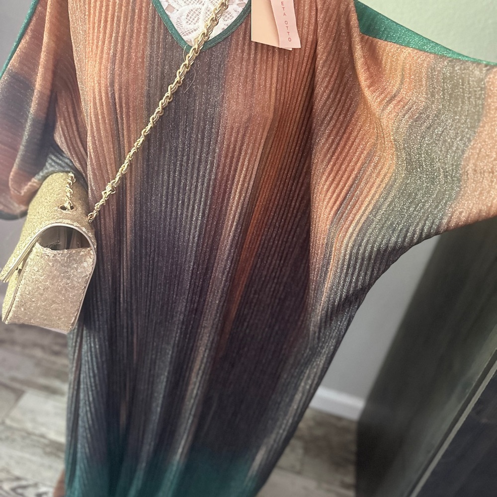 long dress, oversize, elegant, kimono sleeves, shiny